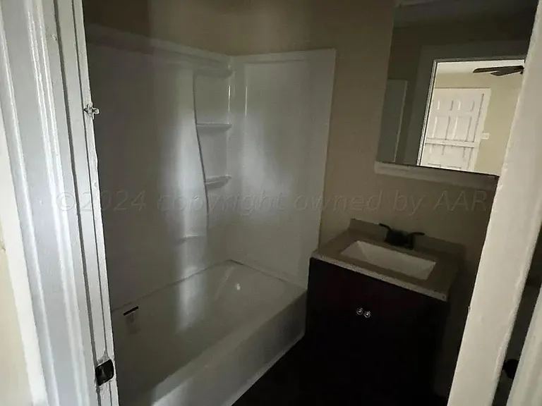 4011 S Harrison St #B — Photo 7