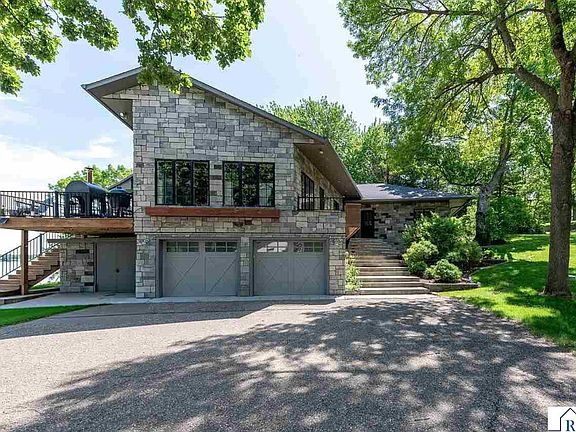 3rd image of 6213 Shamrock Dr