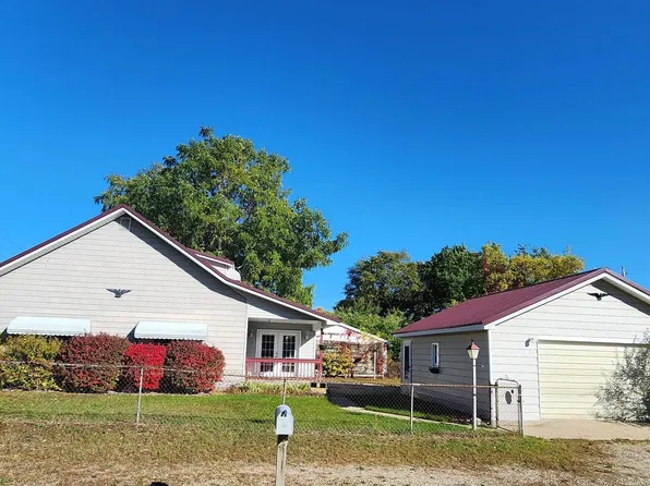 295 Birch St, Harrison, MI 48625