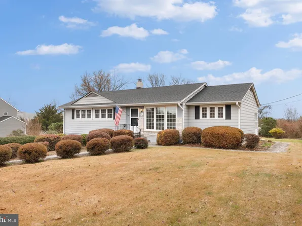 565 Solgrove Rd, Warrenton, VA 20186