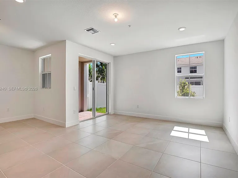 129 SW 171st Way — Photo 16