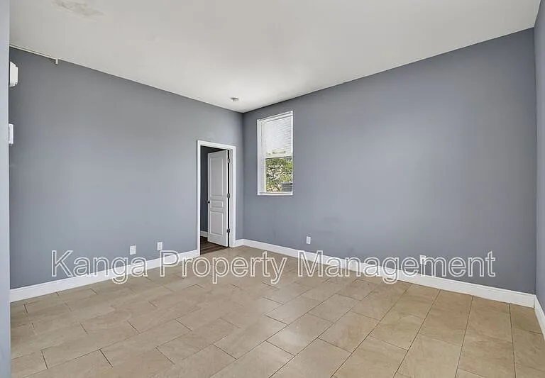 1401 Division Ave #206 — Photo 9