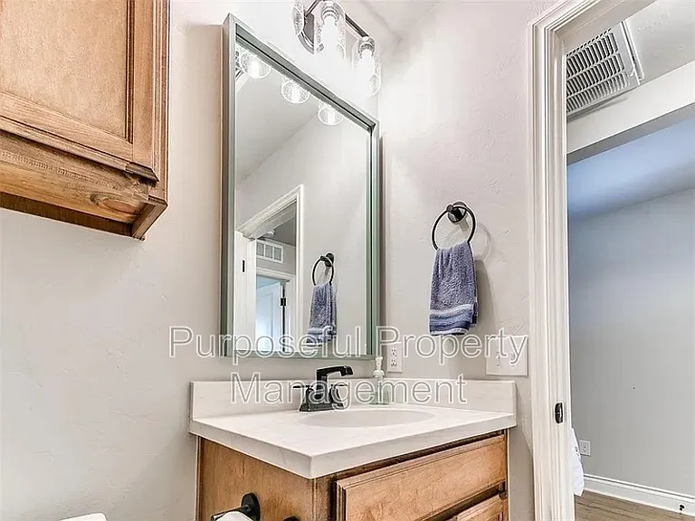 8701 Ricard Dr — Photo 20
