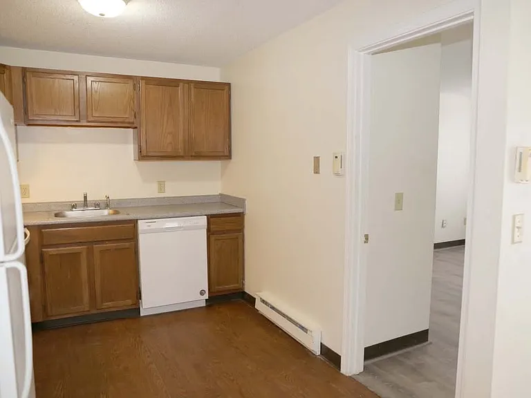 Timber Lake Apartments — Photo 32