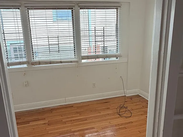 4609-4611 Claiborne Ct #4609 — Photo 5