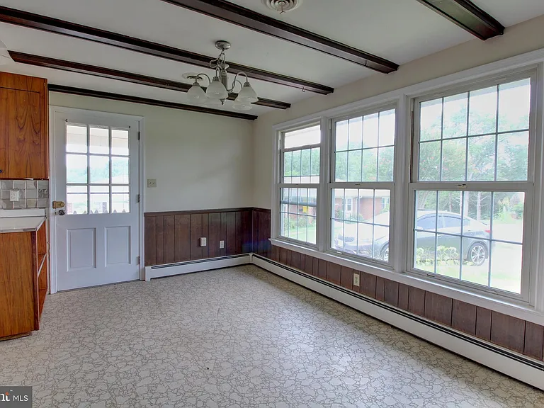 113 Thornton Ct — Photo 9