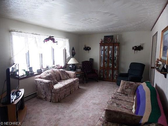 3rd image of 3043 Swallen Ave