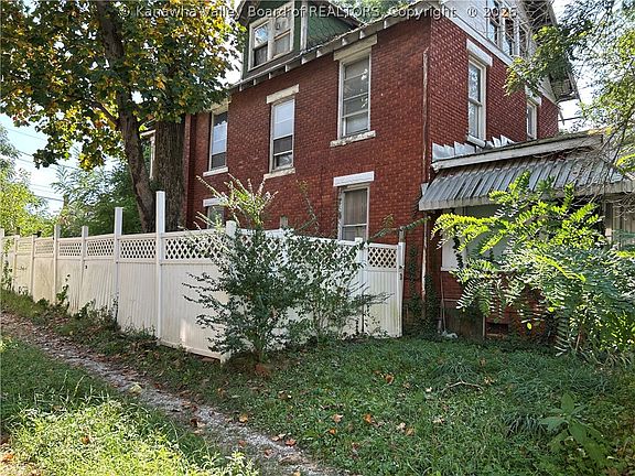 2nd image of 1429 Columbia Ave