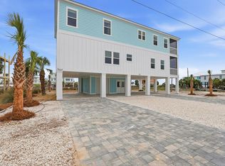 107 Circle Dr, Mexico Beach, FL 32456