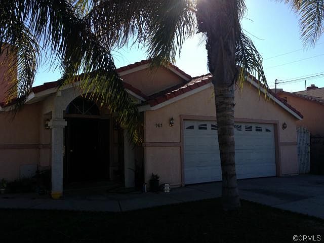 2nd image of 965 W 15th St