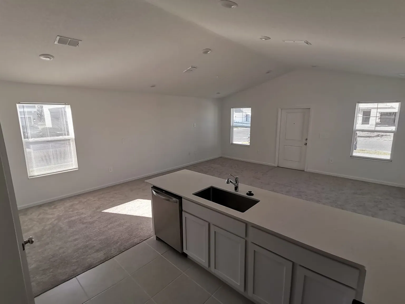 3 bed, 1287 sqft, $1,890 — Photo 3
