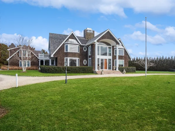 https://photos.zillowstatic.com/fp/46c8ef482fb50dfc239c06ec9c0d3f47-p_e.webp