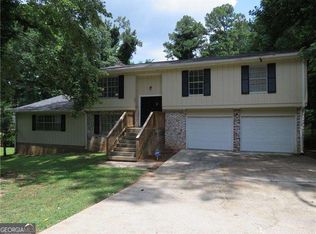 467 Pineburr Ln, Stone Mountain, GA 30087