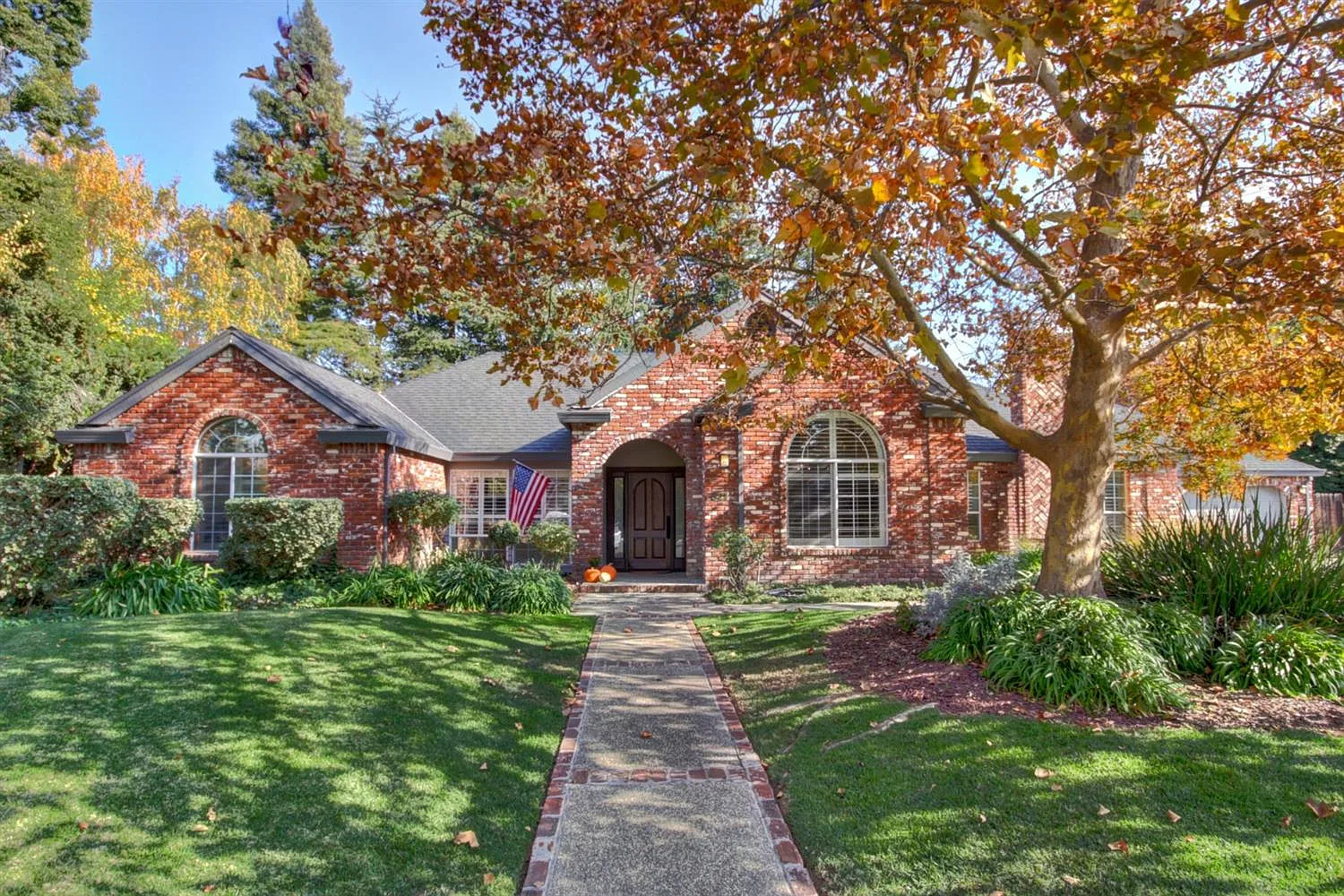 821 Nautilus Ct photo 1