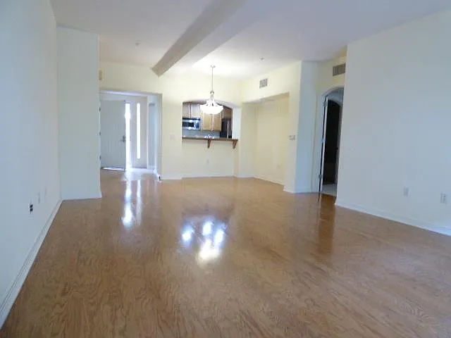2 bed, 1332 sqft, $3,795 — Photo 4