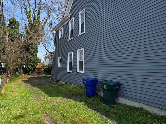2nd image of 641 29th St APT B