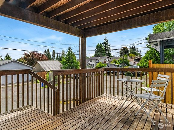 5th image of 3629 Wetmore Avenue #B