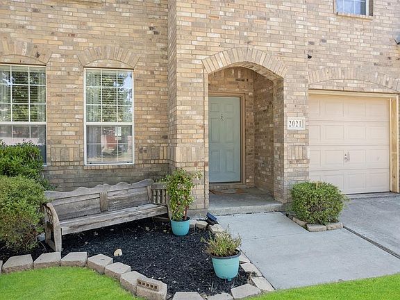 4th image of 2021 Forest Meadow Dr