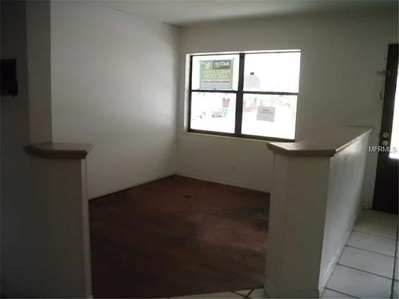 4th image of 153 Barrington Ave