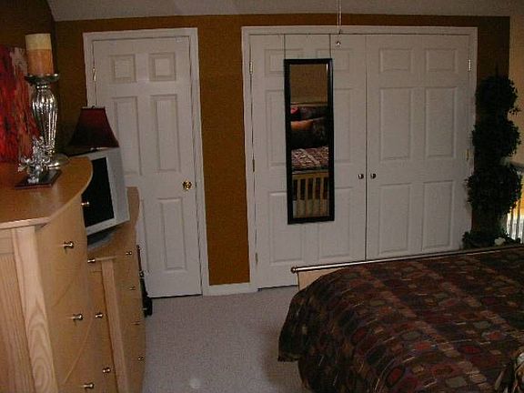 Roomy loft with lots of c