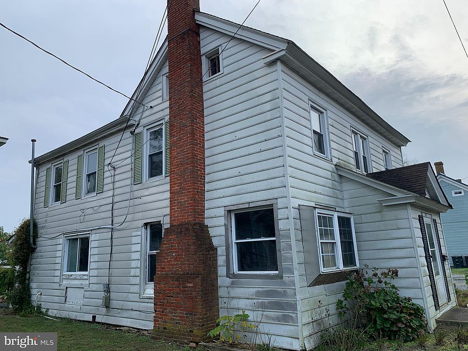 2nd image of 209 E Central Ave