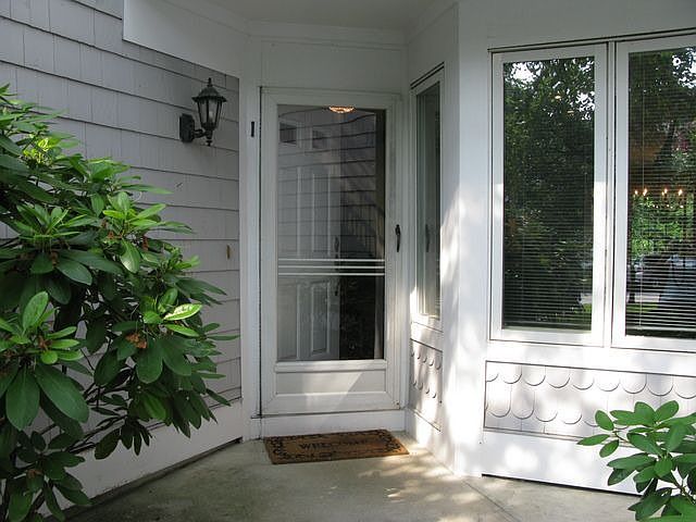 1st image of 10 Oakcrest Ln #10