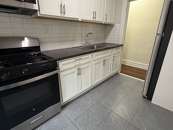 2nd image of 18 Kensington Ave #B1