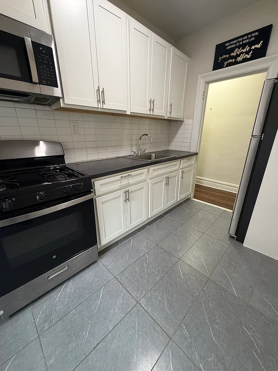 Building Photo - 18 Kensington Ave #B1