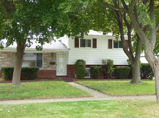 32656 Gloede Dr, Warren, MI 48088