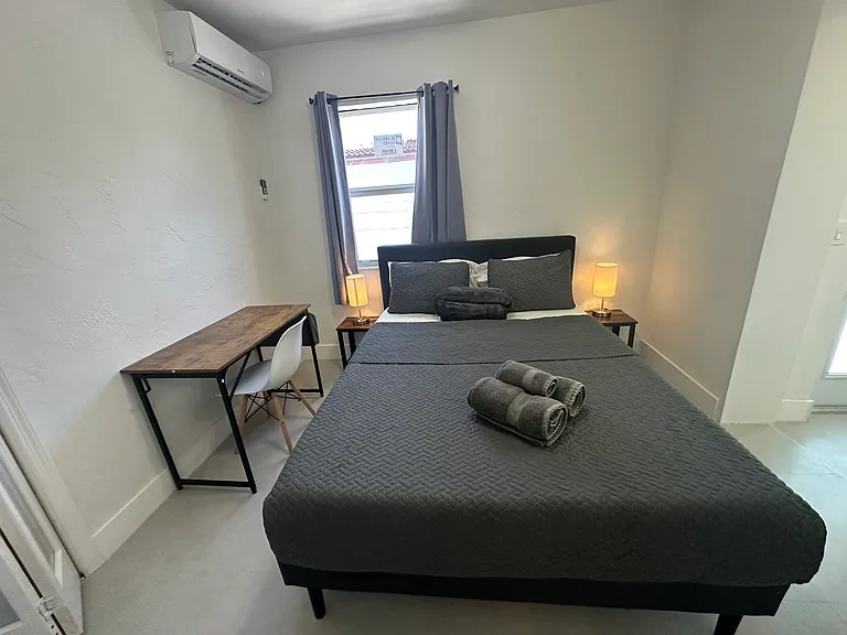 SW 39th St — Photo 9