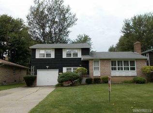 110 Ponderosa Dr, Amherst, NY 14221