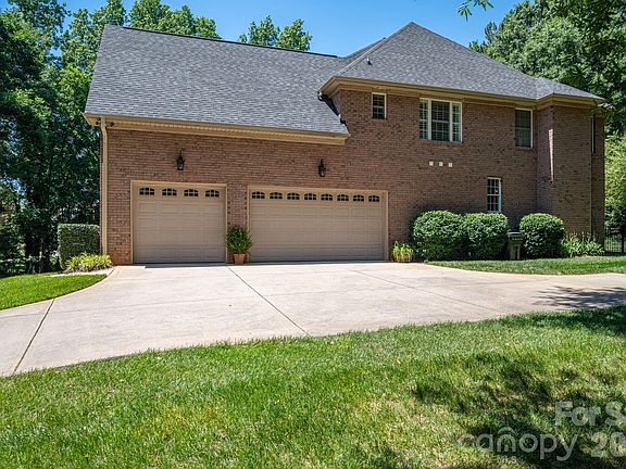 4th image of 4608 Water Oak Dr