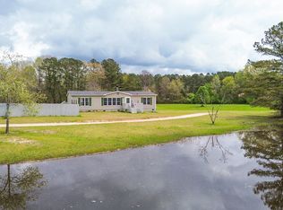 106 Stockton Lake Dr, Gay, GA 30218