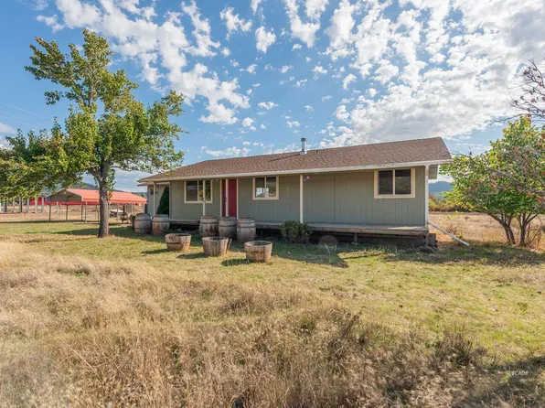 1095 Hyampom Rd, Hayfork, CA 96041