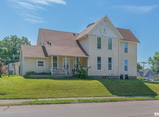 278 30th Ave N, Clinton, IA 52732