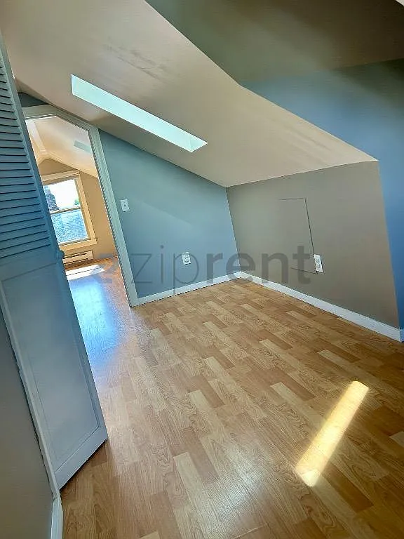 3 bed, 1700 sqft, $4,000 — Photo 2