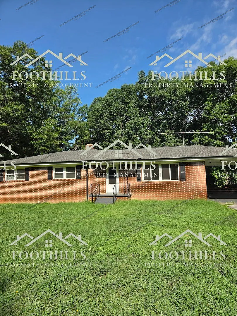 3 bed, 2.0 bath, 1540 sqft, $1,700 — Photo 1