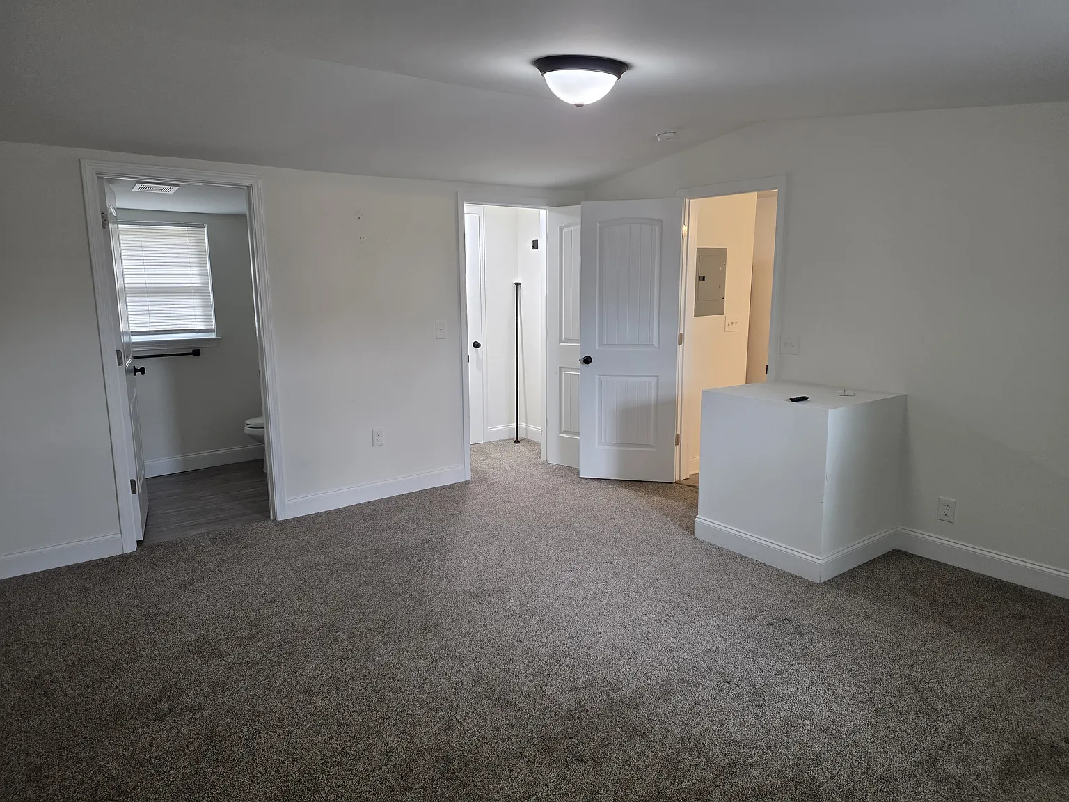 1 bed, 650 sqft, $1,050 — Photo 4