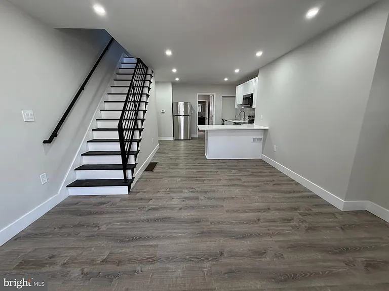 2310 Tasker St — Photo 4