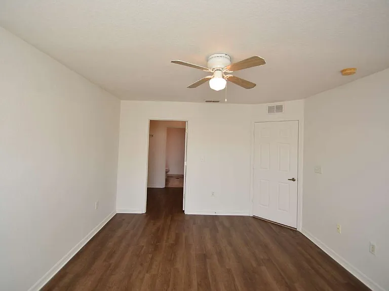 4600 E Moody Blvd #4H — Photo 17