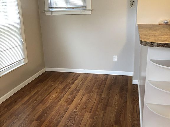 dining area in kitchen