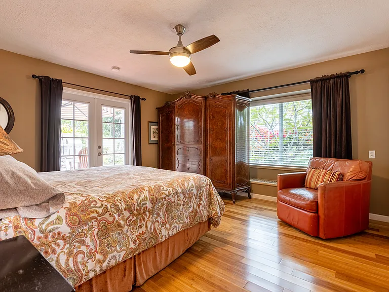 805 Regal Rd — Photo 11