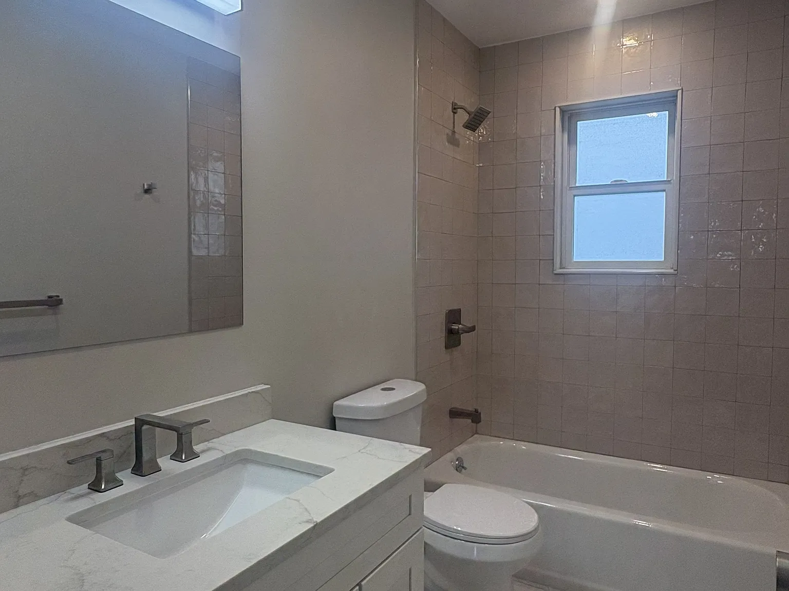 3 bed, 1200 sqft, $3,800 — Photo 4