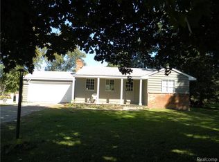 1457 E Rose Center Rd, Holly, MI 48442