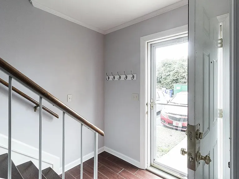 3000 Golden Rd #7 — Photo 10