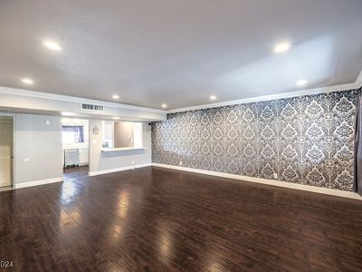 356 E Desert Inn Rd APT 313, Winchester, NV, 89109