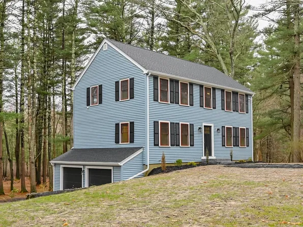 115 Brook Bend Rd, Hanover, MA 02339