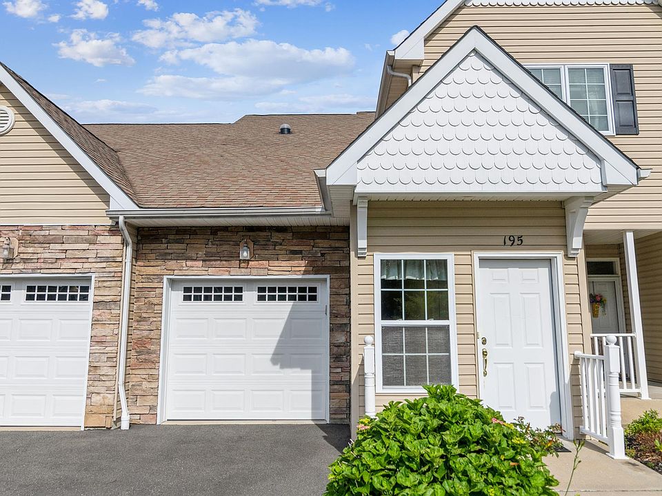1st image of 195 Pond Cir #195