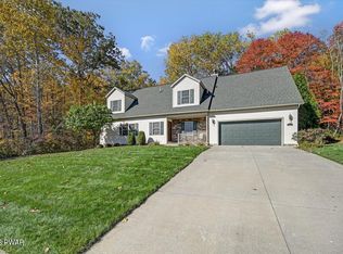 420 Roanoke Ln, Scranton, PA 18504