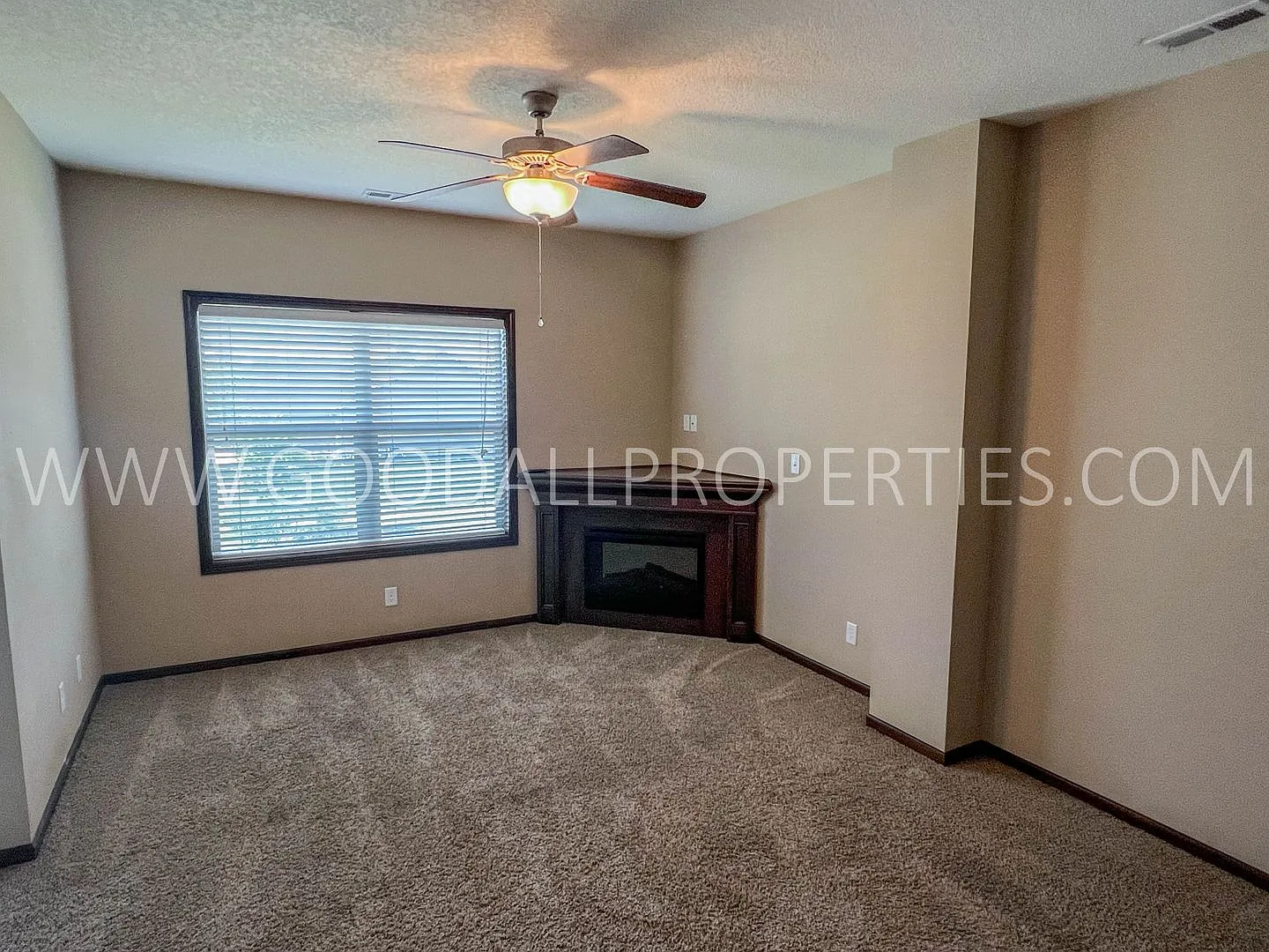 2 bedroom 2 bath townhome. — Photo 2